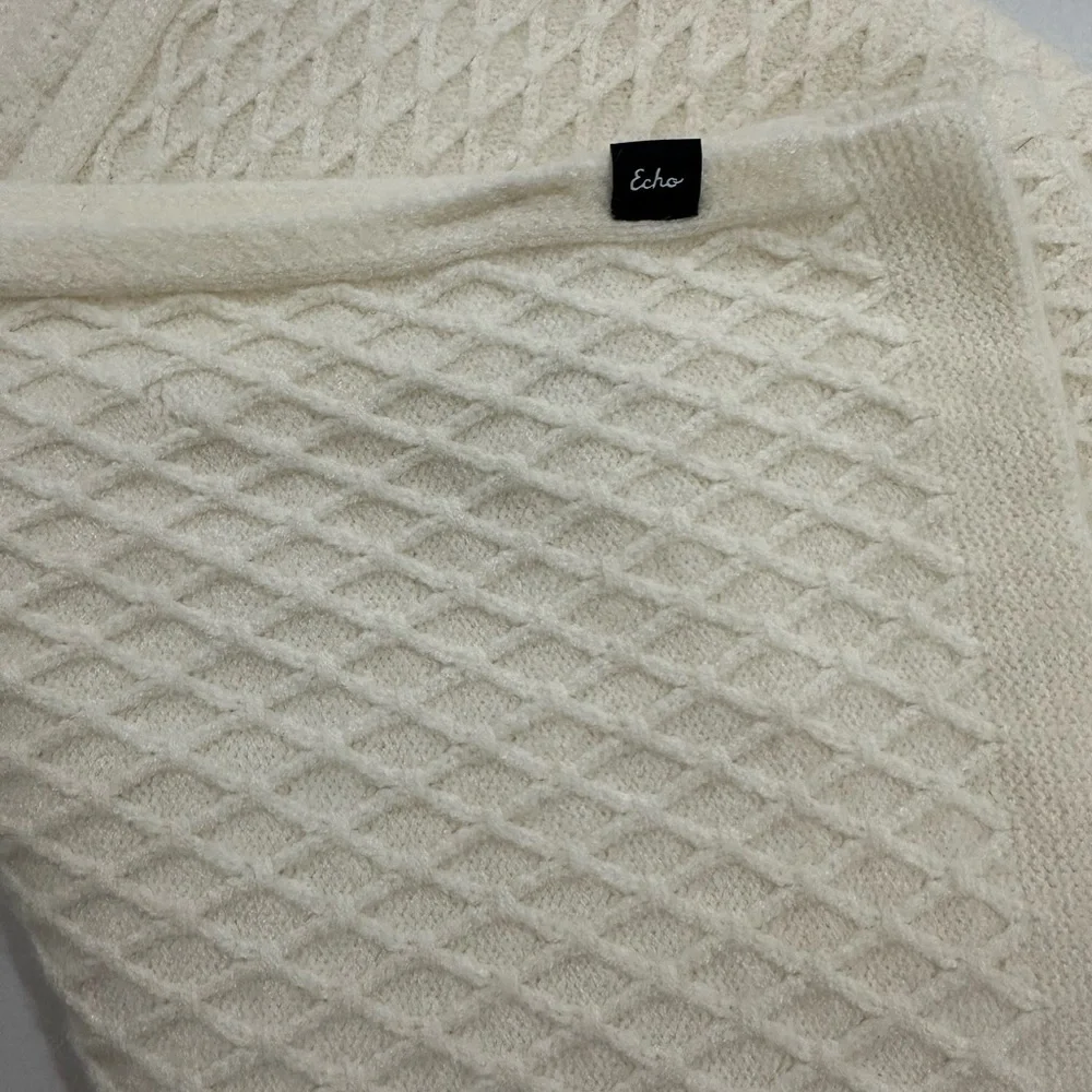 ECHO NEW YORK featherweight diamond knit oversized women's scarf wrap - Ivory - Picture 4 of 7